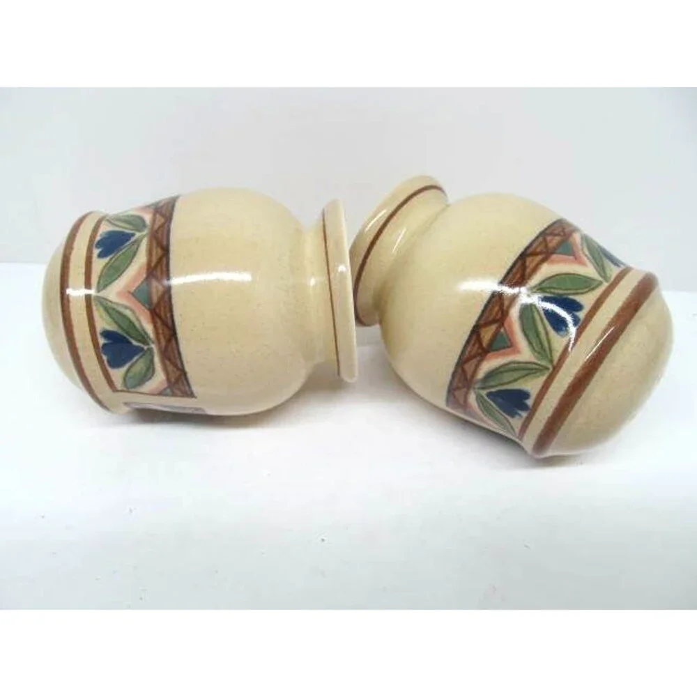 Mikasa Potters Touch Sausalito Salt and Pepper Shaker